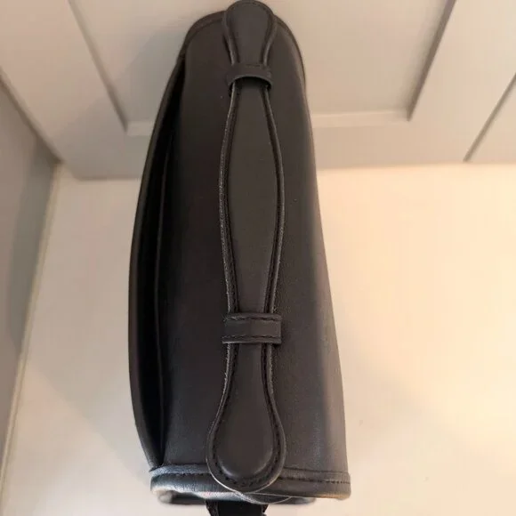 Vintage COACH Court Turnlock Crossbody Bag – Model 9870 | Black - Picture 5 of 16